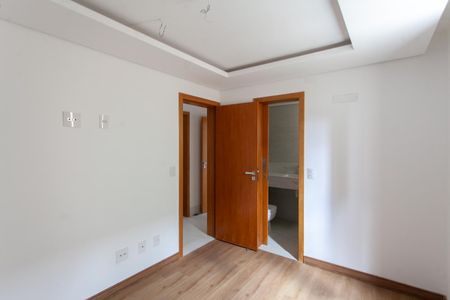 Apartamento à venda com 295m², 3 quartos e 4 vagasSuíte 3