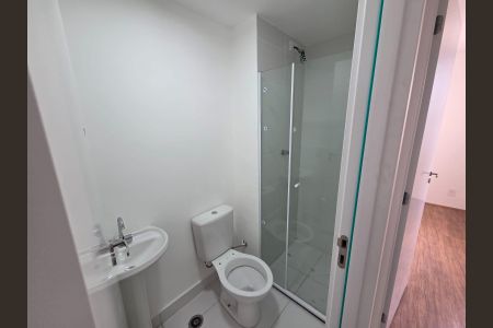Banheiro de apartamento para alugar com 2 quartos, 33m² em Parque Sao Rafael, São Paulo