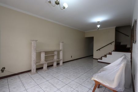 Casa à venda com 195m², 3 quartos e 2 vagasSala