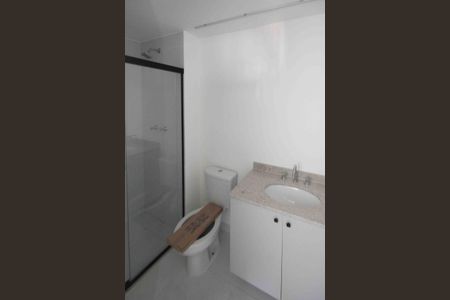 Apartamento à venda com 81m², 3 quartos e 1 vaga Apartamento à venda com 81m², 3 quartos e 1 vagaBanheiro da Suite