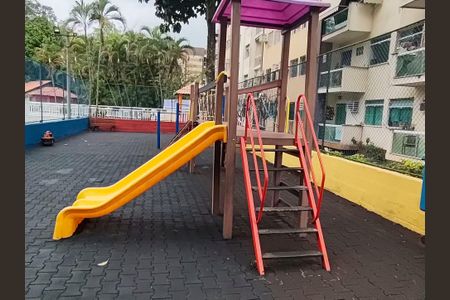 Apartamento à venda com 42m², 2 quartos e sem vaga Apartamento à venda com 42m², 2 quartos e sem vagaÁrea comum - Playground