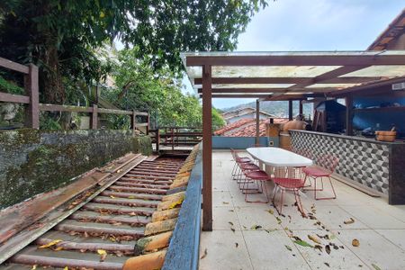 Casa à venda com 532m², 5 quartos e 2 vagas Casa à venda com 532m², 5 quartos e 2 vagasEspaço Gourmet