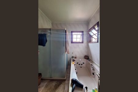 Casa à venda com 532m², 5 quartos e 2 vagas Casa à venda com 532m², 5 quartos e 2 vagasBanheiro da Suíte 1