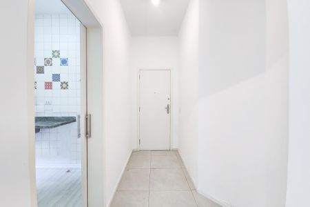 Apartamento à venda com 80m², 3 quartos e sem vaga Apartamento à venda com 80m², 3 quartos e sem vagaCorredor