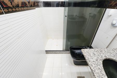 Apartamento à venda com 80m², 3 quartos e sem vaga Apartamento à venda com 80m², 3 quartos e sem vagaBanheiro Social