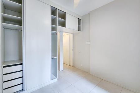 Apartamento à venda com 80m², 3 quartos e sem vaga Apartamento à venda com 80m², 3 quartos e sem vagaSuíte