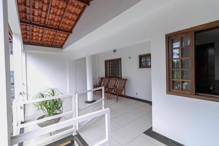 Casa à venda com 193m², 4 quartos e 4 vagas Casa à venda com 193m², 4 quartos e 4 vagasÁrea Externa