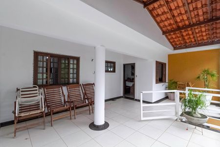 Casa à venda com 193m², 4 quartos e 4 vagas Casa à venda com 193m², 4 quartos e 4 vagasÁrea Externa