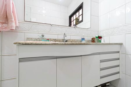 Casa à venda com 193m², 4 quartos e 4 vagas Casa à venda com 193m², 4 quartos e 4 vagasBanheiro Social