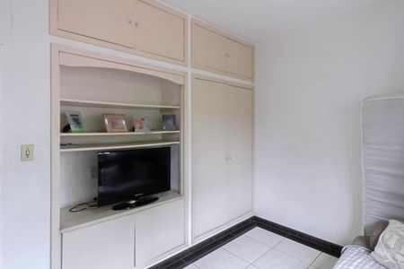 Casa à venda com 193m², 4 quartos e 4 vagas Casa à venda com 193m², 4 quartos e 4 vagasQuarto 1