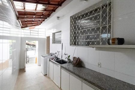 Casa à venda com 193m², 4 quartos e 4 vagas Casa à venda com 193m², 4 quartos e 4 vagasÁrea de Serviço