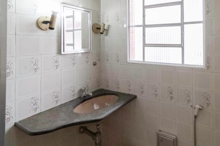 Casa à venda com 193m², 4 quartos e 4 vagas Casa à venda com 193m², 4 quartos e 4 vagasBanheiro da Suíte