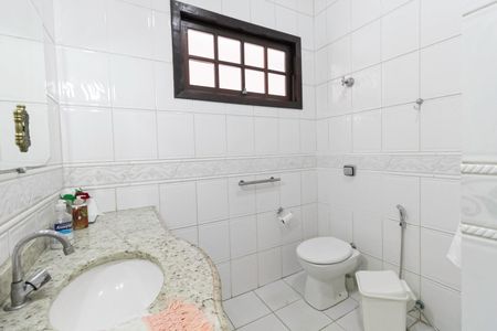 Casa à venda com 193m², 4 quartos e 4 vagas Casa à venda com 193m², 4 quartos e 4 vagasBanheiro Social