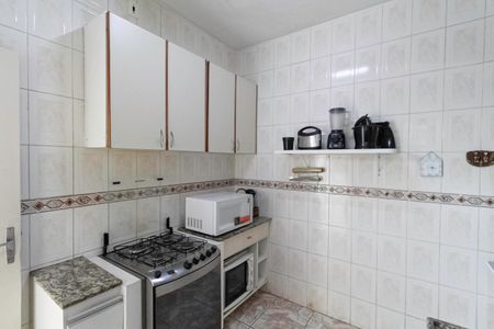 Casa à venda com 193m², 4 quartos e 4 vagas Casa à venda com 193m², 4 quartos e 4 vagasCozinha