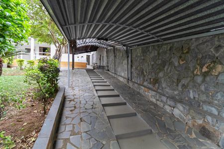 Casa à venda com 193m², 4 quartos e 4 vagas Casa à venda com 193m², 4 quartos e 4 vagasGaragem