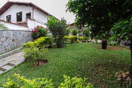 Casa à venda com 193m², 4 quartos e 4 vagas Casa à venda com 193m², 4 quartos e 4 vagasJardim