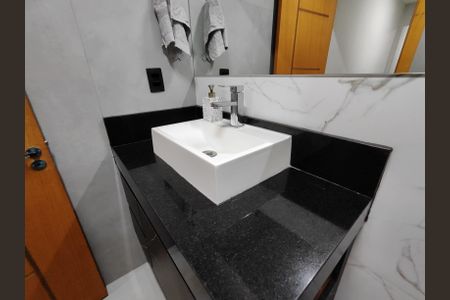 Casa de condomínio para alugar com 560m², 4 quartos e 1 vagaBanheiro da Suíte 2