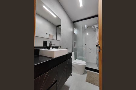 Casa de condomínio para alugar com 560m², 4 quartos e 1 vagaBanheiro da Suíte 3