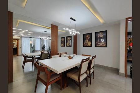 Casa de condomínio para alugar com 560m², 4 quartos e 1 vagaSala