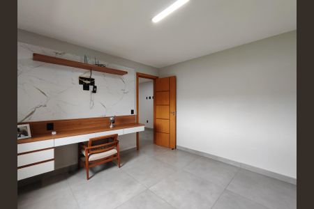 Casa de condomínio para alugar com 560m², 4 quartos e 1 vagaSuíte 2