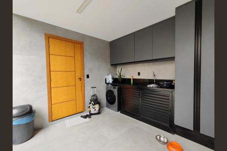 Casa de condomínio para alugar com 560m², 4 quartos e 1 vagaÁrea de Serviço