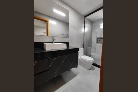 Casa de condomínio para alugar com 560m², 4 quartos e 1 vagaBanheiro da Suíte 4