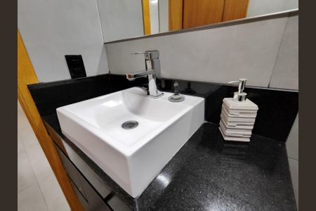 Casa de condomínio para alugar com 560m², 4 quartos e 1 vagaBanheiro da Suíte 3