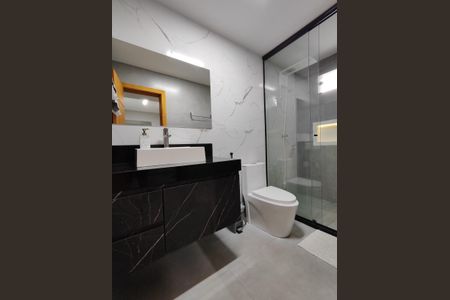 Casa de condomínio para alugar com 560m², 4 quartos e 1 vagaBanheiro da Suíte 2