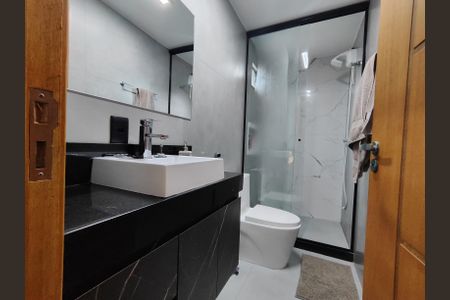 Casa de condomínio para alugar com 560m², 4 quartos e 1 vagaBanheiro da Suíte 3