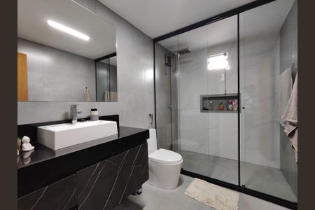 Casa de condomínio para alugar com 560m², 4 quartos e 1 vagaBanheiro da Suíte 1