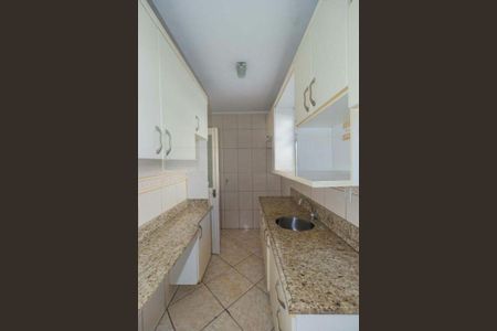 Cozinha de apartamento para alugar com 1 quarto, 40m² em Passo d’Areia, Porto Alegre