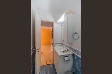 Banheiro de apartamento para alugar com 1 quarto, 40m² em Passo d’Areia, Porto Alegre