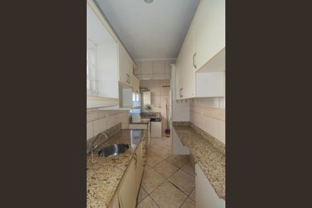 Cozinha de apartamento para alugar com 1 quarto, 40m² em Passo d’Areia, Porto Alegre