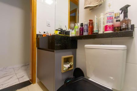 Apartamento à venda com 74m², 2 quartos e 1 vagaBanheiro