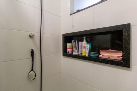 Apartamento à venda com 74m², 2 quartos e 1 vagaBanheiro