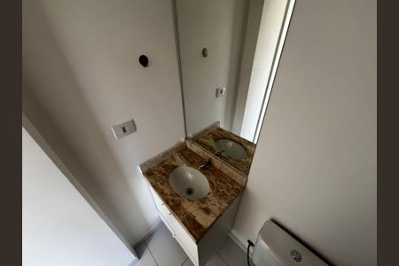 Banheiro de kitnet/studio para alugar com 1 quarto, 26m² em Santana, São Paulo