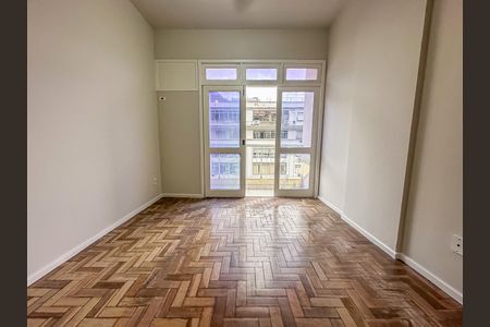 Apartamento à venda com 80m², 2 quartos e 1 vaga Apartamento à venda com 80m², 2 quartos e 1 vagaSala