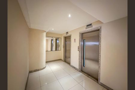 Apartamento à venda com 80m², 2 quartos e 1 vaga Apartamento à venda com 80m², 2 quartos e 1 vagaHall de entrada