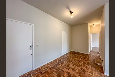 Apartamento à venda com 80m², 2 quartos e 1 vaga Apartamento à venda com 80m², 2 quartos e 1 vagaSala