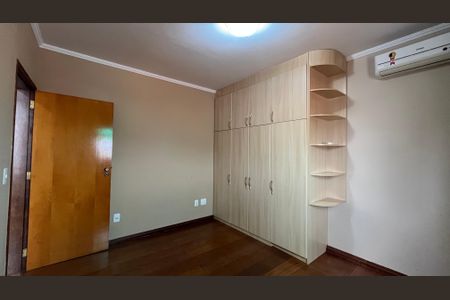 Casa à venda com 407m², 5 quartos e 4 vagas