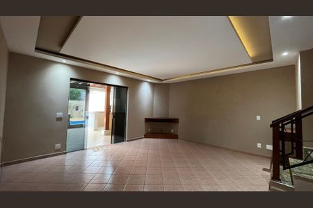 Casa à venda com 407m², 5 quartos e 4 vagas