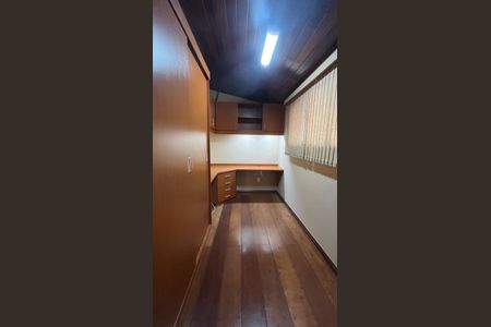 Casa à venda com 407m², 5 quartos e 4 vagas