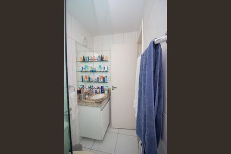 Banheiro da Suíte de apartamento à venda com 3 quartos, 68m² em Arvoredo Ii, Contagem