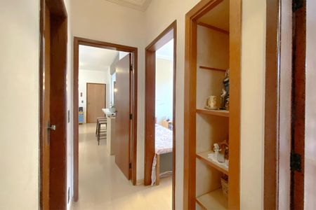 Corredor de apartamento à venda com 3 quartos, 78m² em Santa Tereza, Belo Horizonte