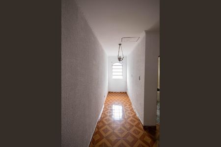 Casa para alugar com 180m², 2 quartos e 8 vagas Casa para alugar com 180m², 2 quartos e 8 vagasCorredor