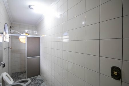 Casa para alugar com 180m², 2 quartos e 8 vagas Casa para alugar com 180m², 2 quartos e 8 vagasBanheiro da Suíte