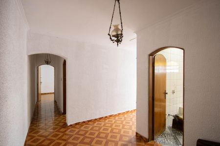 Corredor de casa para alugar com 2 quartos, 180m² em Parque Novo Mundo, São Paulo