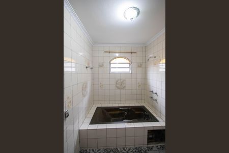 Casa para alugar com 180m², 2 quartos e 8 vagas Casa para alugar com 180m², 2 quartos e 8 vagasBanheiro da Suíte