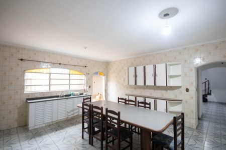 Casa para alugar com 180m², 2 quartos e 8 vagas Casa para alugar com 180m², 2 quartos e 8 vagasCozinha