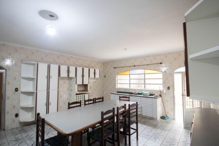 Casa para alugar com 180m², 2 quartos e 8 vagas Casa para alugar com 180m², 2 quartos e 8 vagasCozinha